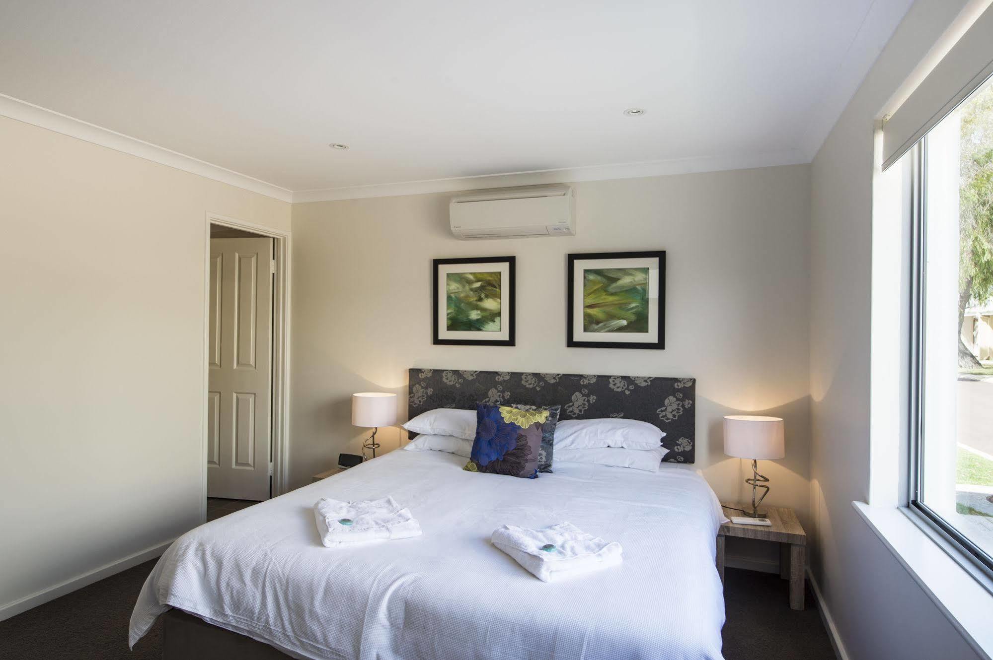 Cape View Beach Resort WEST COAST Extérieur photo